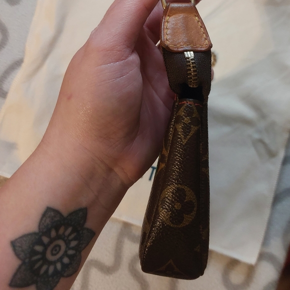 ๐SOLD๐ Louis Vuitton Murakami Cherry Pochette bag - Picture 7 of 14